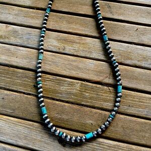 Pearl necklace with turquoise